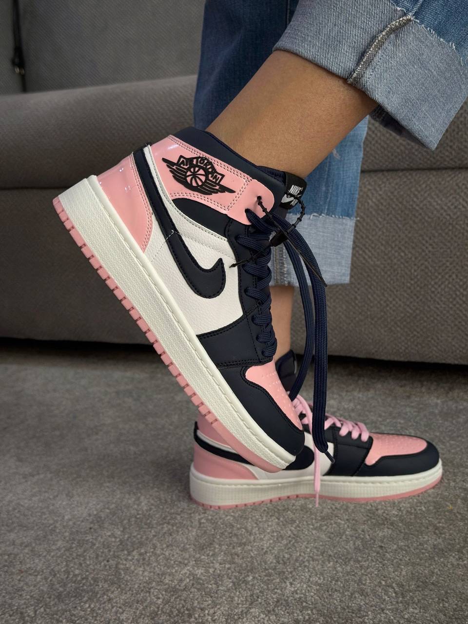 جردن وان ساقدار . دور دوخت و کف دوخت زیره بسیار نرم و راحت